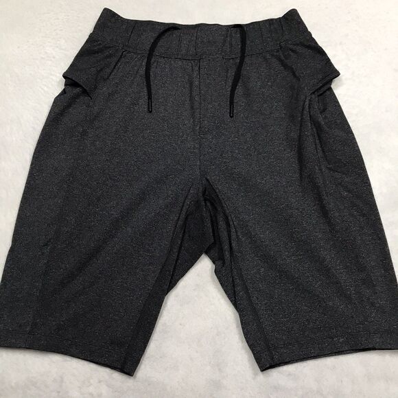 LULULEMON Short Men M Gray Pace Breaker 2 Pocket Draw Nylon Performance Knit - Picture 1 of 15